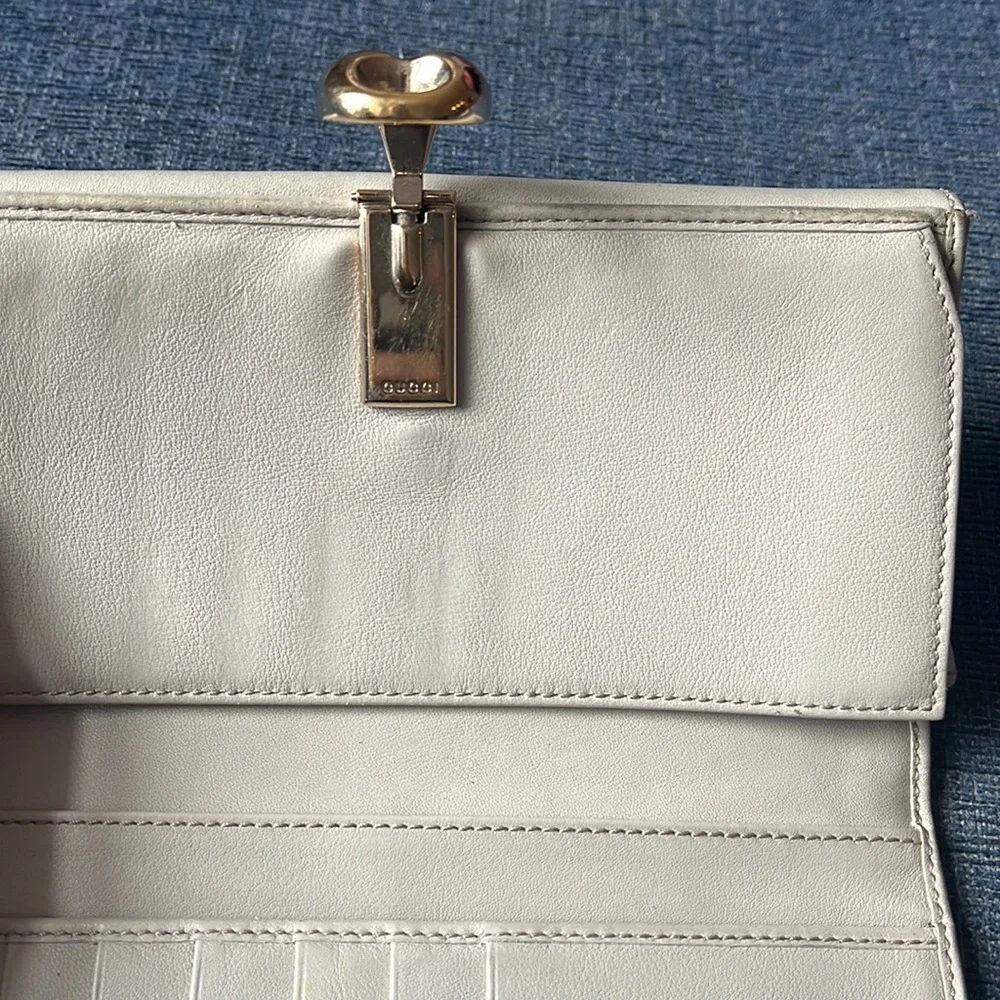 GUCCI light gray guccisima leather wallet
